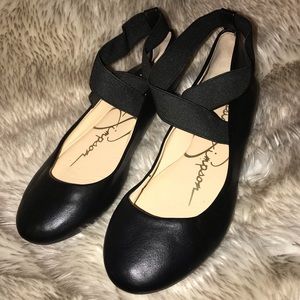 JS ballet flats